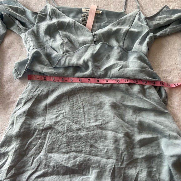 NWT Avec Les Filles Cold Shoulder Button Front Dress in Robin Eggs Blue - Picture 10 of 12